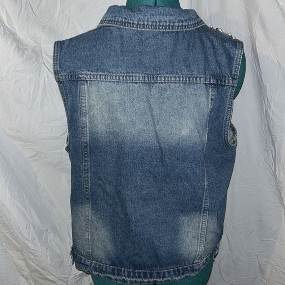 Jeans FAShion denim vest with distressing and beads. NWT. No inside tags.size m - Picture 6 of 7